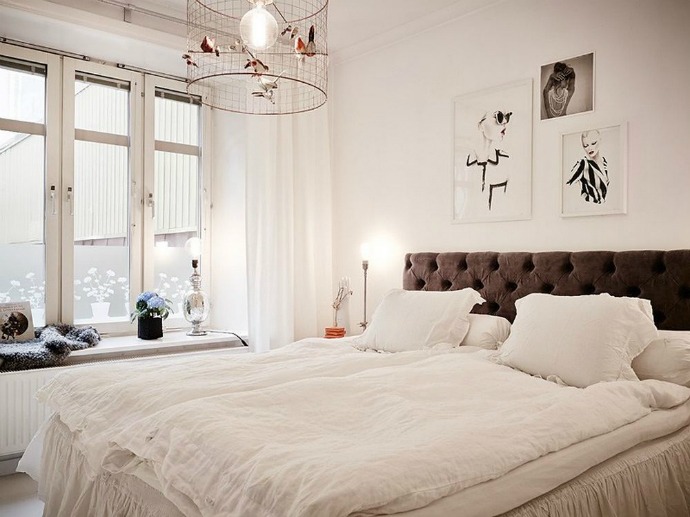 Texture-Diversity- in-a-Retro-Modern-Apartment-8