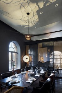 best-interior-designers-thomas-dariel-lady-bund-36C1334