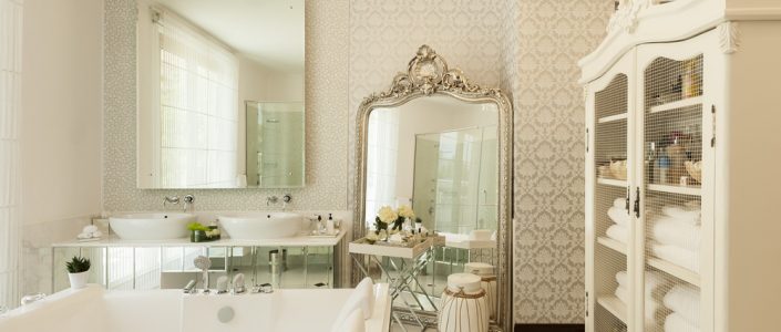Designer Living by Lesley Zaal