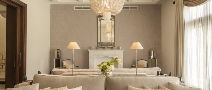 Designer Living by Lesley Zaal