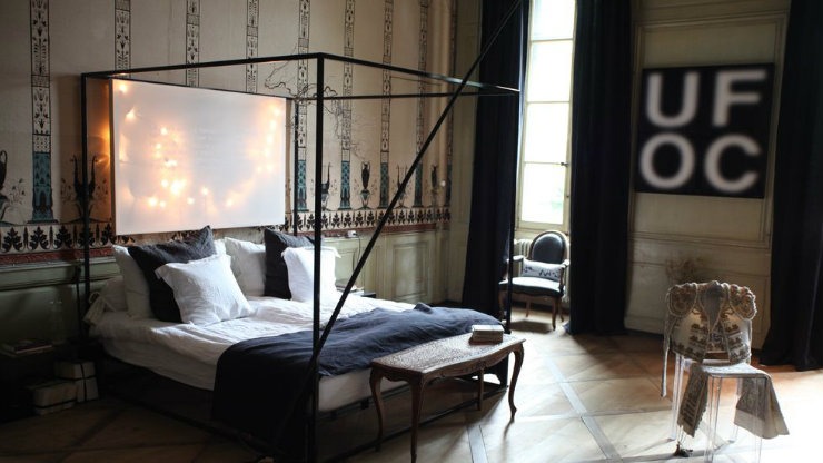 Best Interior Designers-Top Interior Designers Jorge Cañete- bed