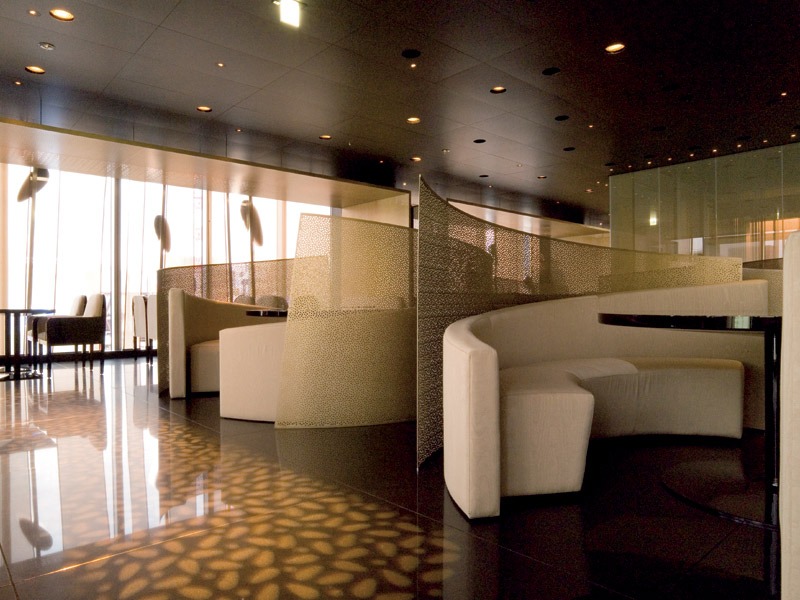 GINZATOWERINSIDEFUKSAS