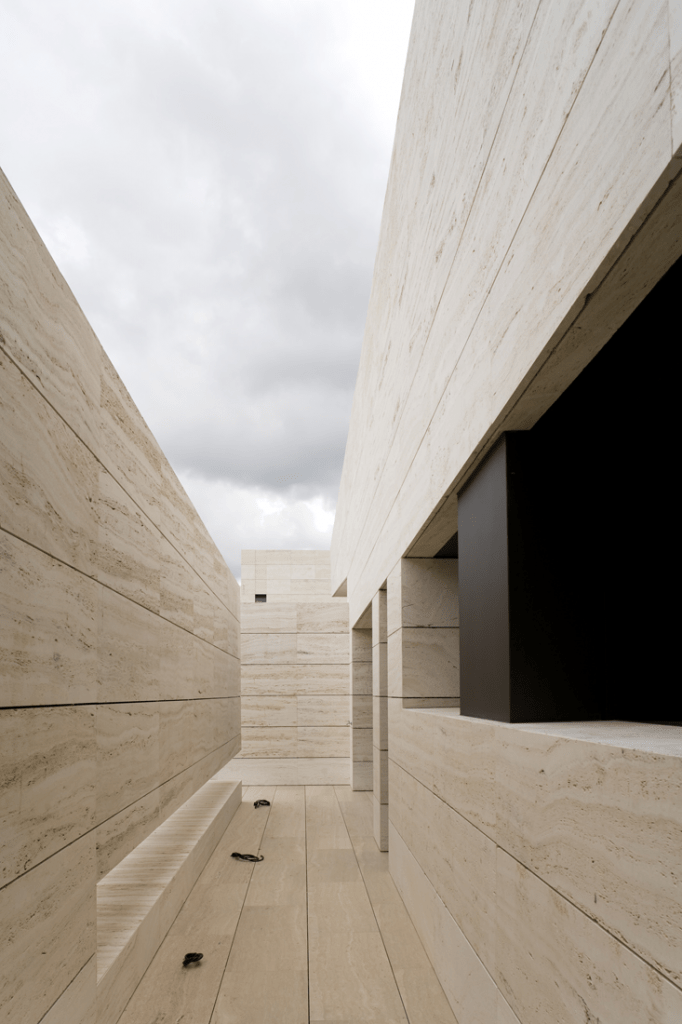 best-interior-designers-top-interior-designers-a-cero-108-residence-3