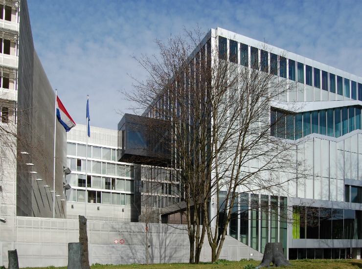 top-architects-rem-koolhaas-gallery-Dutch_Embassy