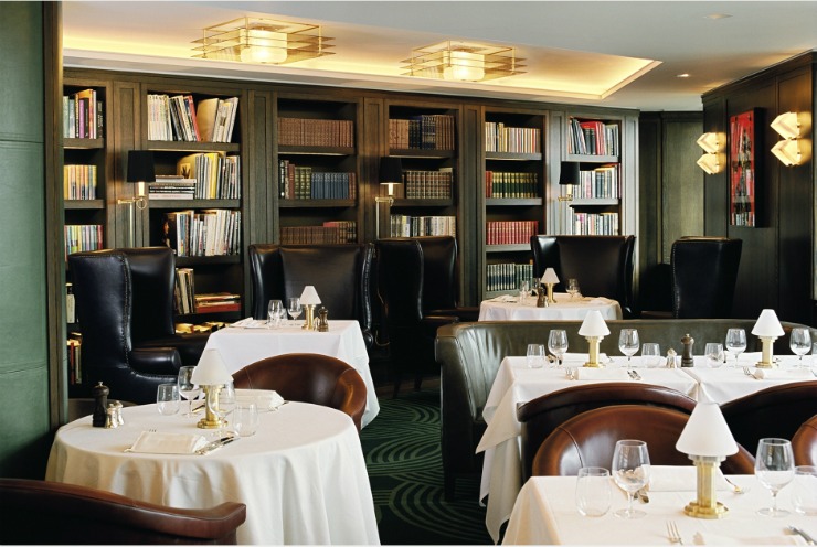 top-interior-designers-martin-brudnizki-gallery-the-club-at-the-ivy-2