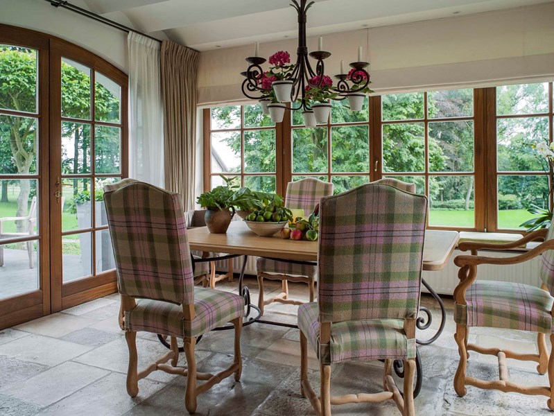 walda-pairon-gallery-interior-10