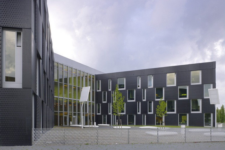 top-interior-designers-wiel-arets-gallery-sports-campus-3