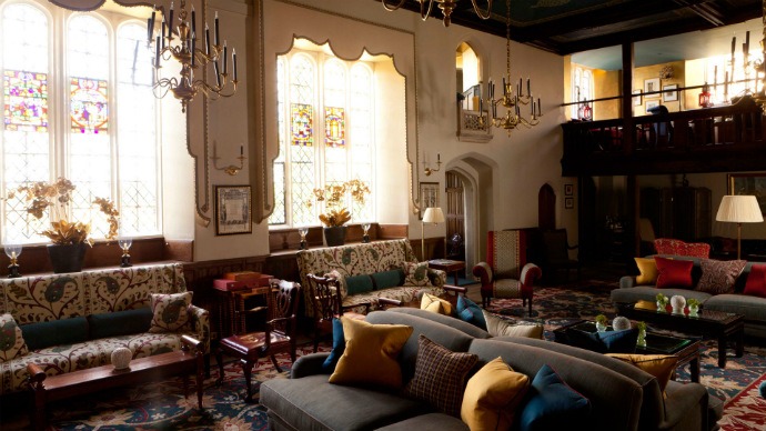 best-projects-by-nina-campbell-country house hotel 2