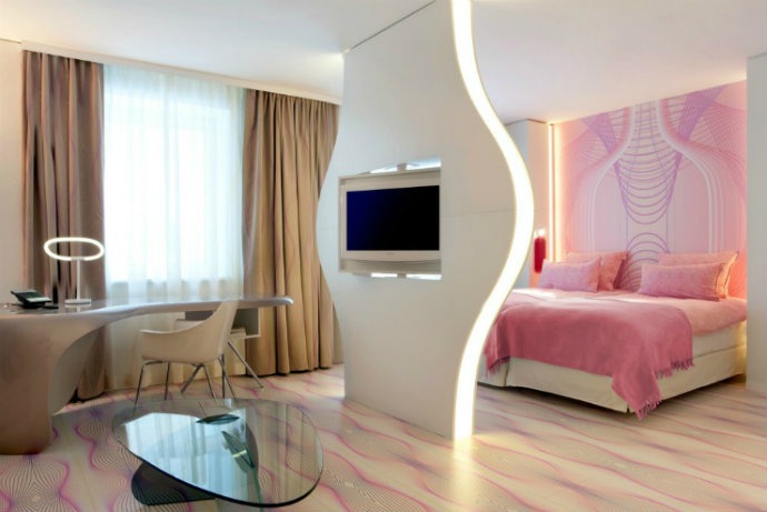 Incredible Top Interior Design Hotels to Celebrate New Year's Eve➤ Discover the season's newest designs and inspirations. Visit us at www.bestinteriordesigners.eu #bestinteriordesigners #topinteriordesigners #bestdesignprojects @BestID