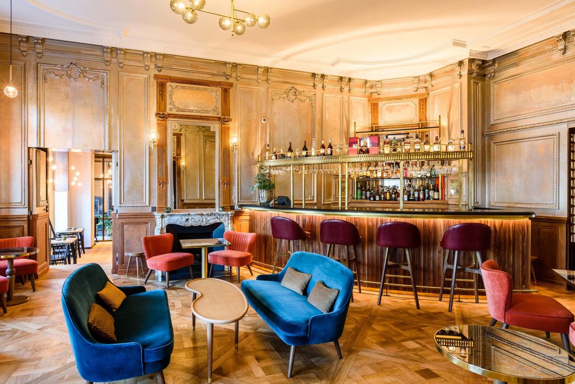 The Luxury Design of The Ritz-Carlton Geneva by B3Designers - Top Interior Designers - World's Best Interior Designers - Discover the season's newest designs and inspirations. Visit Best Interior Designers! #bestinteriordesigners #b3designers #TopInteriorDesigners @BestID