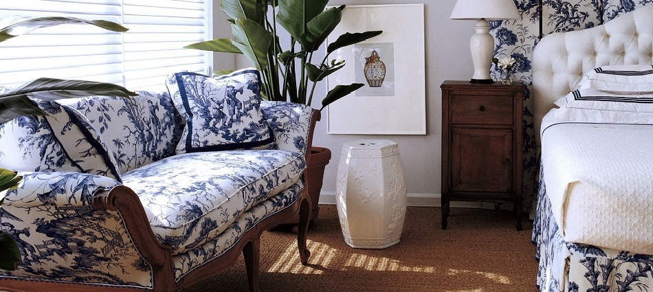 "101 decorating secrets from top interior designers"