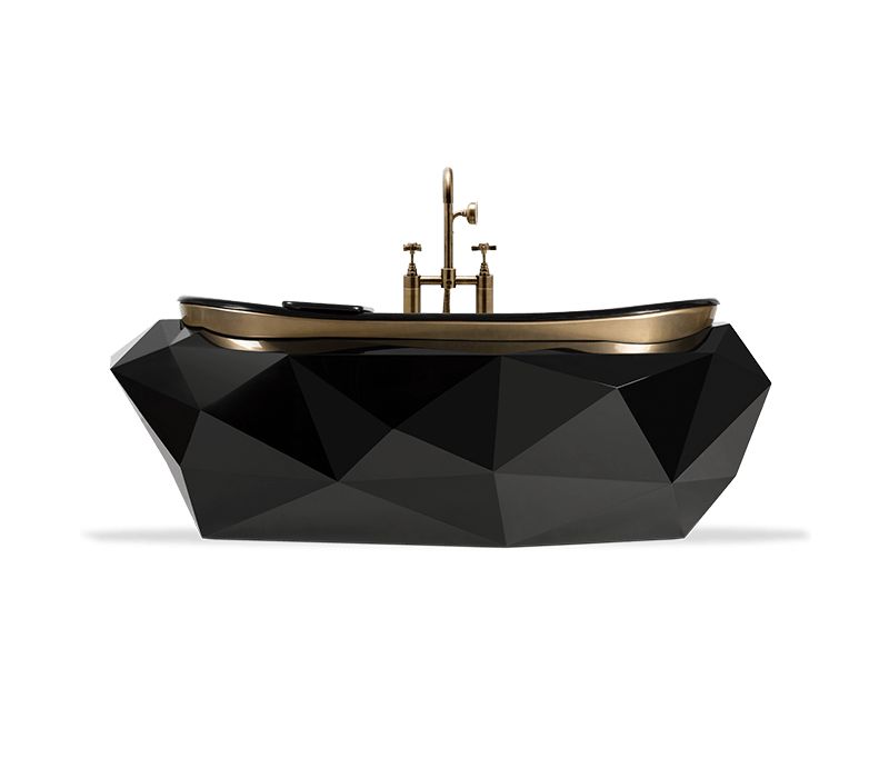 Industrial Open Space Loft: Diamond Black Bathtub