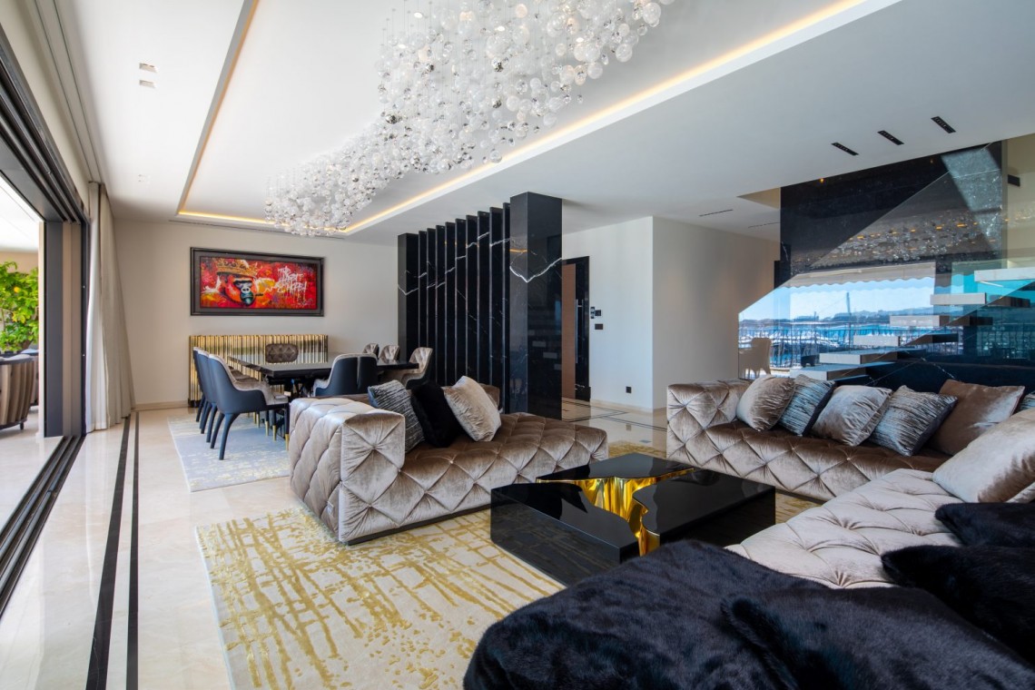 Modern And Bold Living Room